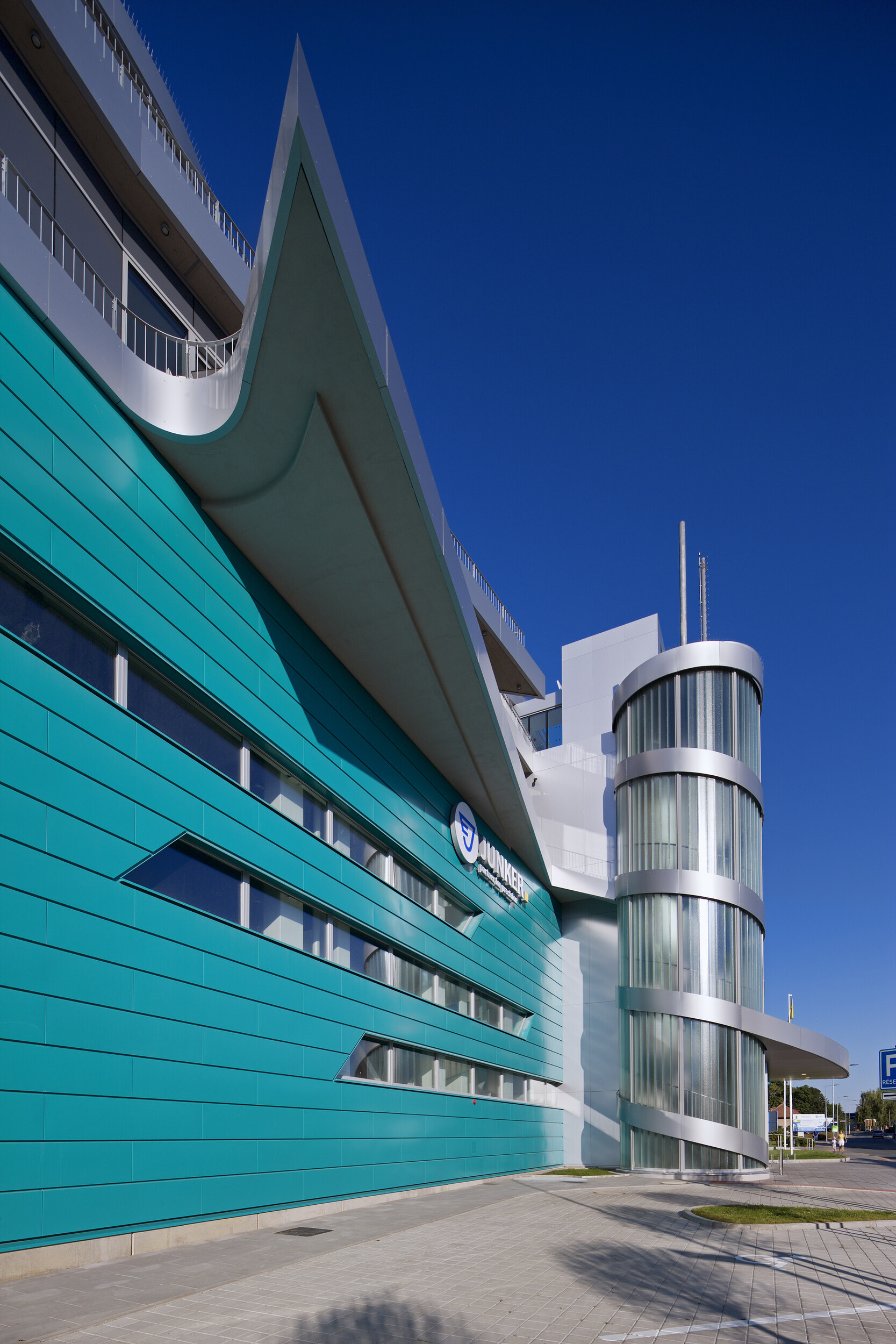 junker holice proubrat