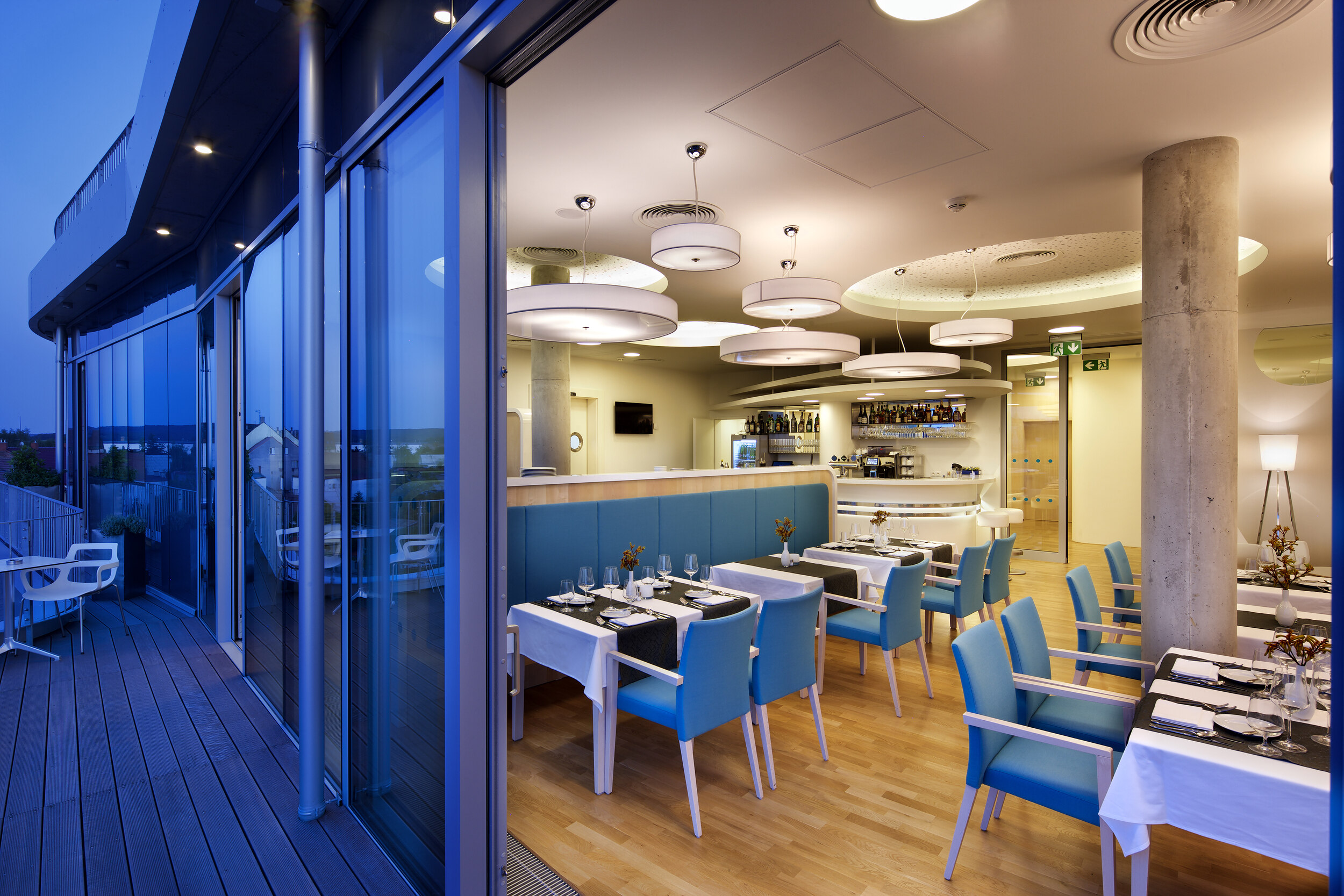 junker holice proubrat